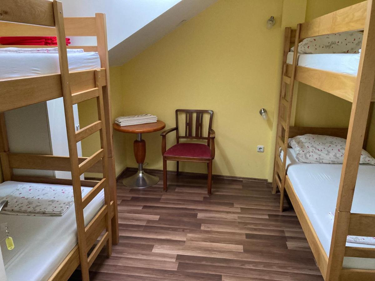 Hostel Jedvaj Крапина Экстерьер фото
